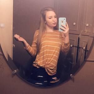 Meet your Posher, Alexis